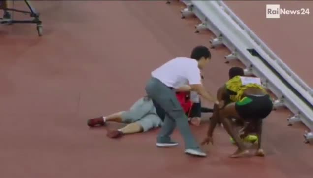 Kameraman Bolt'u ezdi geçti-1