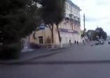 Otomobil yayayı havaya uçurdu