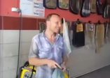 Saça fön çeken oto kuaför