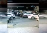 Yere düşen parayı alıp kaçan kadın kamerada