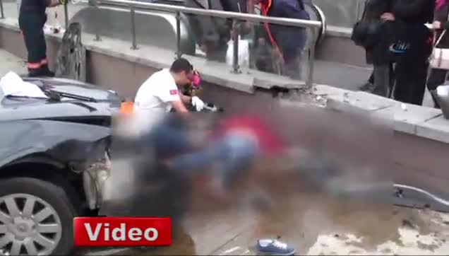 İstanbul’da feci kaza: 1 ölü, 3 yaralı-1