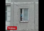 Bebeğin 8. katta ölüm oyunu