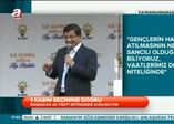 Davutoğlu mitingde selfie çekti