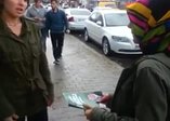 Broşür dağıtan AK Parti'li gençlere saldırı