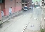 Teröristlerin hastaneyi vurma anı kamerada