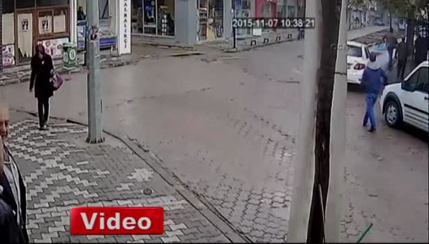 Kızla buluşmak için bu kılığa girdi