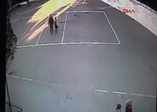 Kızını okula götüren babanın öldüğü kaza anı kamerada