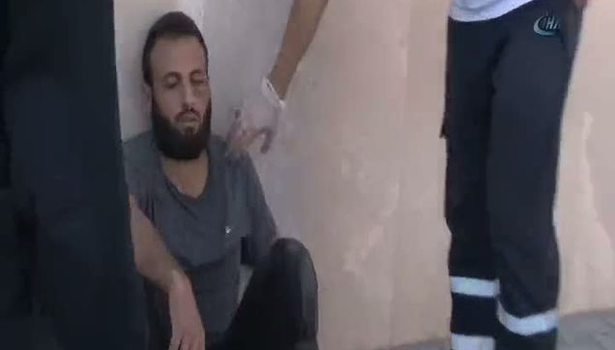 Tecavüze yeltenen Suriyeliyi linçten polis kurtardı