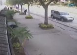 Otoparkçıya çarpıp kafeye daldığı anlar kamerada