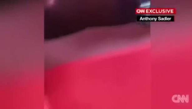 Silahlı kişiler 170 kişiyi rehin aldı