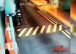 Cani sürücü motosikletin üzerinden geçti