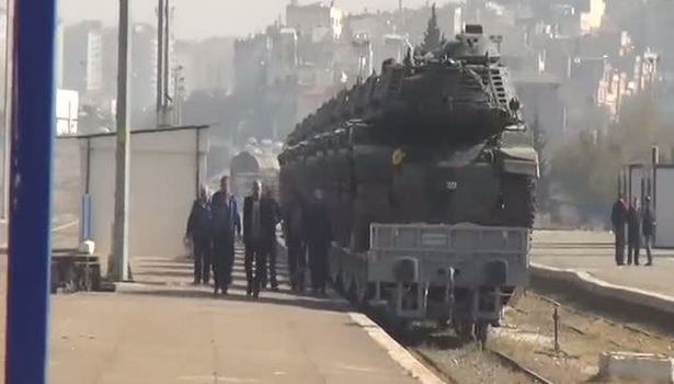 Sınıra tank sevkiyatı sürüyor