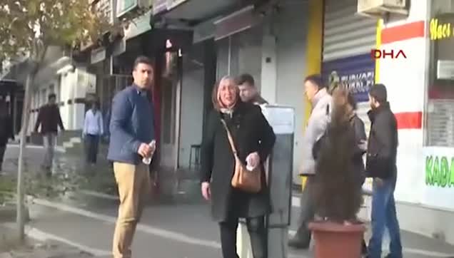 'Burası Kürdistan' diyen kadına polisten cevap-1