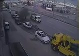 TIR'ın tabelayı parçalama anı kamerada