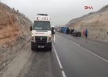 Sporcuları taşıyan midibüs şarampole devrildi!