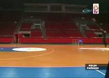 Podolski basketbolda hünerlerini sergiledi