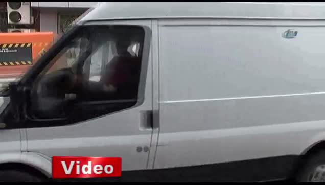 Bağcılarda banka aracı soyuldu-1