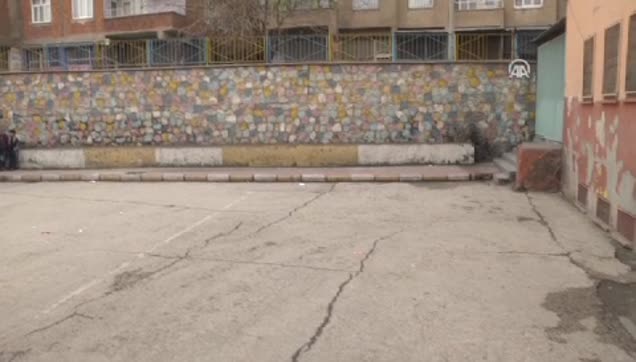 Teröristler karne alan çocuklara bomba attı-1