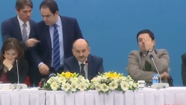 Sağlık Bakanı basın toplantısında Cizre'ye bağlandı-1