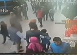 İstanbul’da 2 kişinin yaralandığı patlama kamerada