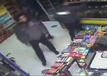 Tekel bayisini soyarken polise böyle yakalandılar!