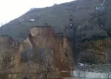Heyelan ve vatandaşların paniği kamerada
