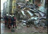 İstiklal Caddesi'nde bir bina çöktü