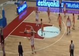 Bulgar basketbolcudan insanlık dışı faul