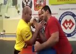Milli sporcumuz Rus rakibini hezimete uğrattı