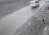 Çocuğunu kurtarmak için canını hiçe saydı