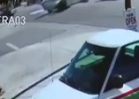 Arıza yapan uçak caddeye indi