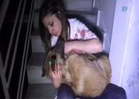Otomobilin çarptığı köpeğe sarılıp ağladı
