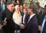 Başbakan Davutoğlu ev ziyareti yaptı