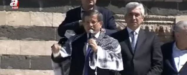 Davutoğlu'nun konuşmasına Sur'da yoğun ilgi-1