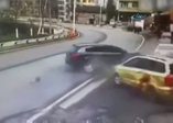 Araçlar yayaların arasına daldı