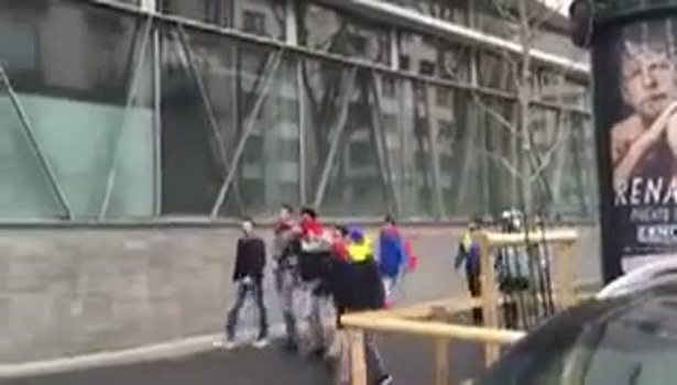 PKK'lılar Ermenistan'ı protesto eden Azerilere saldırdı