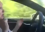 Tesla'nın 'Autopilot' özelliği teyzeyi şok etti!