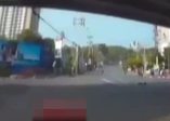 Kaza yapan motosiklet viyadükten aşağı böyle uçtu!