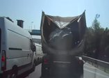 Otoyolda korkutan görüntü!