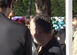 Cem Yılmaz'ın cenazede gülen görüntüleri tepki çekti!