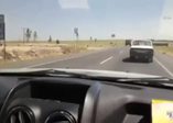 Kamyondan kopan tekerlekler otomobile çarptı!