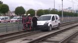 Tramvay hattında şüpheli araç alarmı