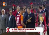 İşte kupa töreni!