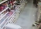 Markette 13 yaşındaki kızı kaçırmak istedi
