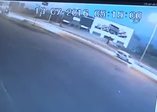 Saman yüklü TIR'ın devrilme anı kamerada