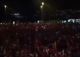 Yüzbinler Boğaziçi Köprüsü'nde darbeye lanet  yağdırıyor