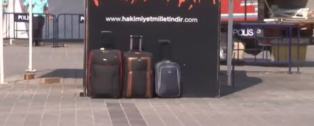 Taksim Meydanı'nda şüpheli çanta paniği!-1