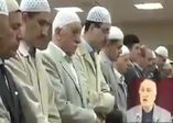 Teröristbaşı Gülen’in şoke eden namaz videosu!
