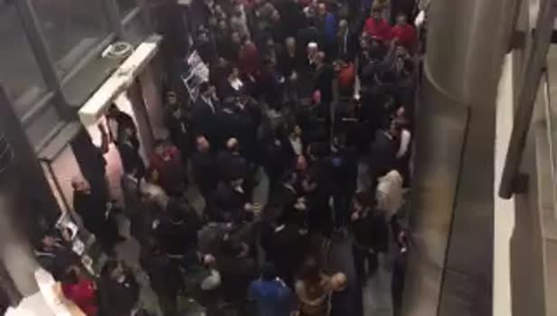 CHP Genel Merkezi önünde 'Kemal istifa' sloganları