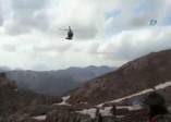 Mehmetçik imkansızı başardı: Sarp arazide helikopterle 'tek teker' şovu!
